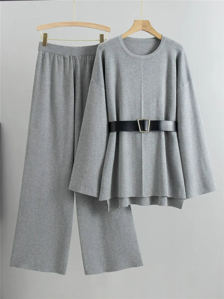 Women’s Knit Two-Piece Set – Relaxed Fit Sweater with Flared Sleeves – Wide-Leg Trousers