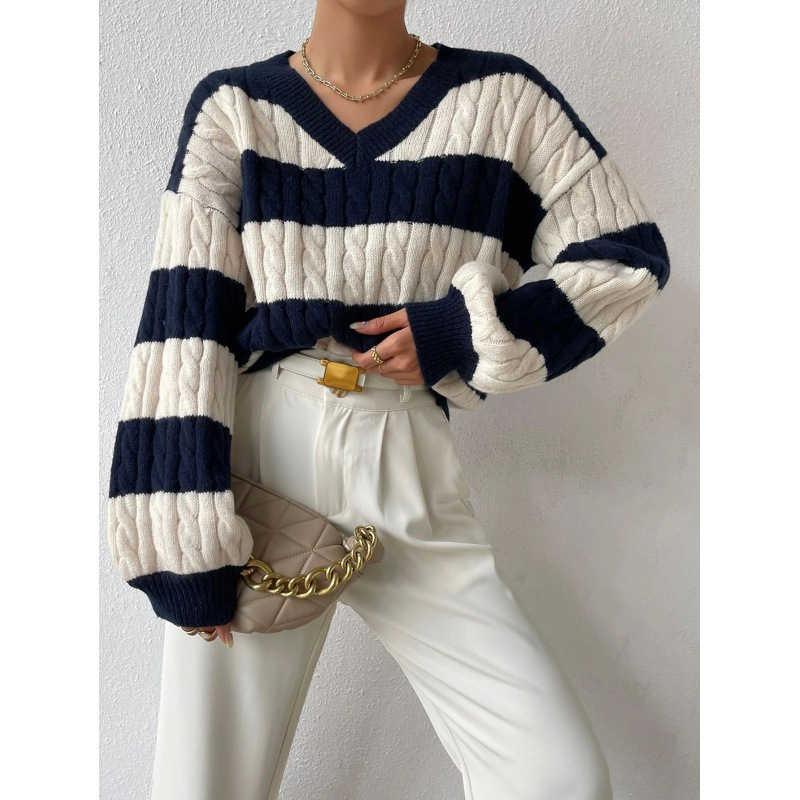 Women’s Oversized Sweatshirt – Relaxed Fit – Wool Blend Cable Knit – V-Neck Striped