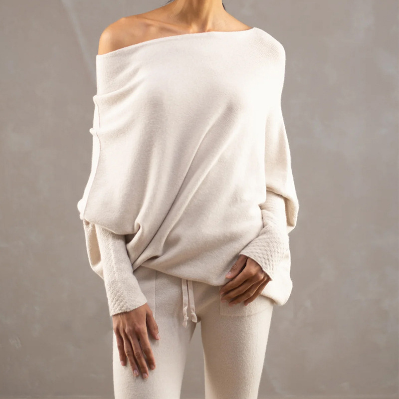 Women’s Oversized Top – Relaxed Fit – Off-Shoulder – Dolman Sleeves – Textured Cuffs