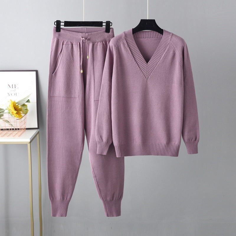 Women’s Two-Piece Knit Set – V-Neck Sweater – Relaxed Fit – Drawstring Joggers