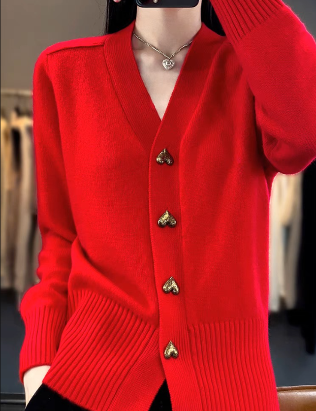 Delphine Cardigan | Cozy Knit Cardigan with Heart Buttons