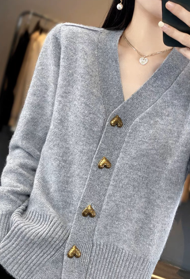 Delphine Cardigan | Cozy Knit Cardigan with Heart Buttons