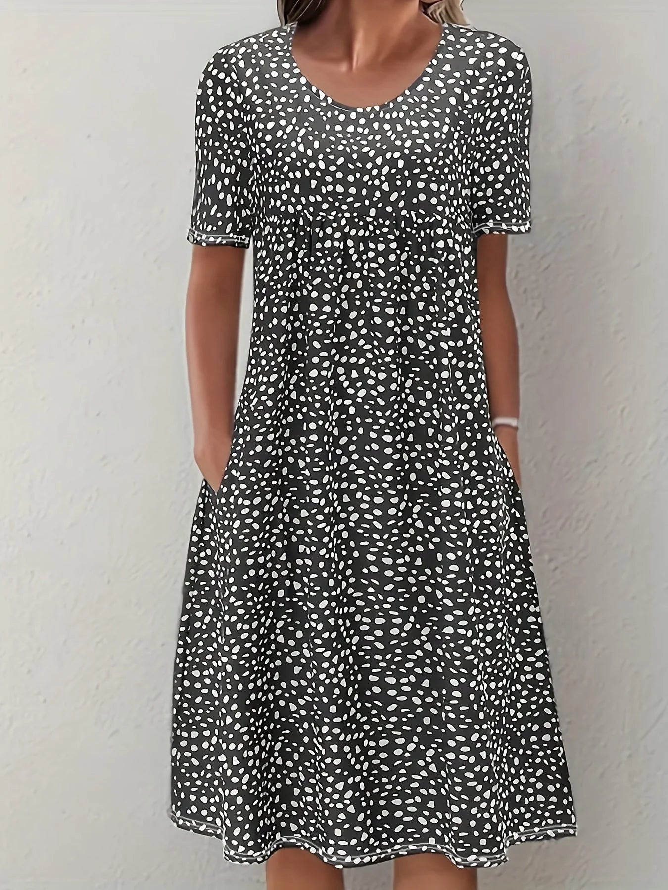 Neela Dress | Short Sleeve Loose Fit Knee-Length Printed Dress