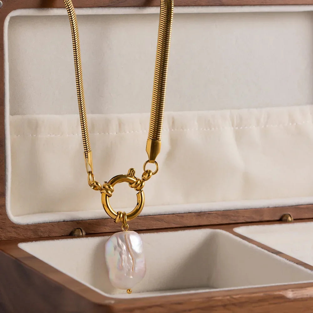 Daisy Choker Pendant Necklace | Baroque Pearl Snake Chain Necklace