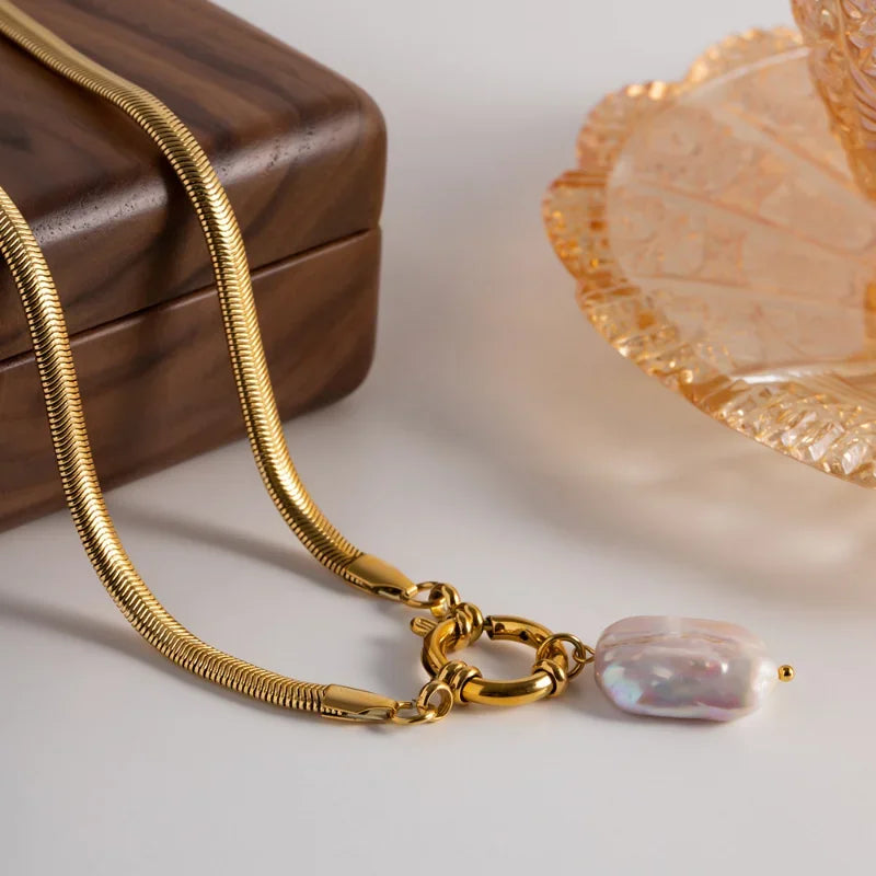 Daisy Choker Pendant Necklace | Baroque Pearl Snake Chain Necklace