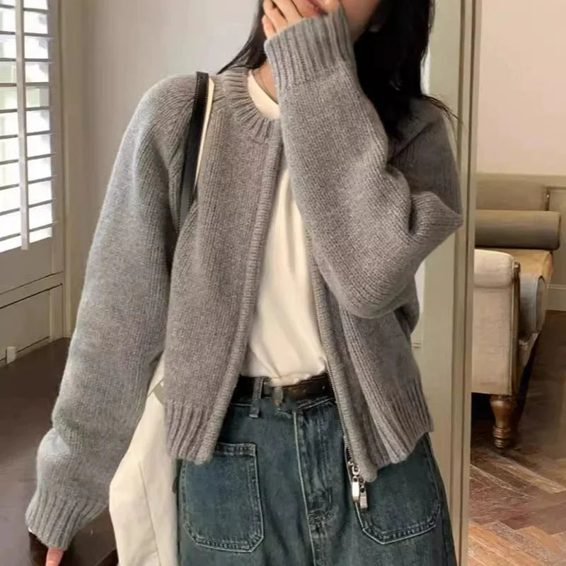 Women’s Cropped Cardigan – Wool – Relaxed Fit – Long Sleeve – Round Neckline