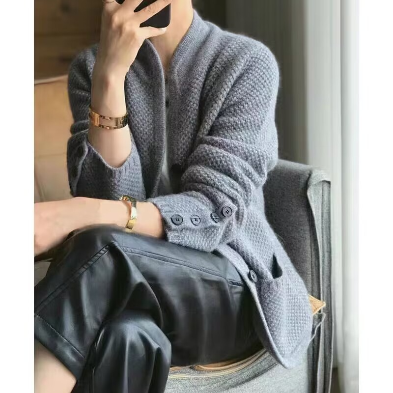 Women’s Jacket – Relaxed Fit – Tailored Silhouette – Wool Knit – Button Front