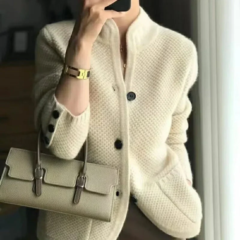 Women’s Jacket – Relaxed Fit – Tailored Silhouette – Wool Knit – Button Front