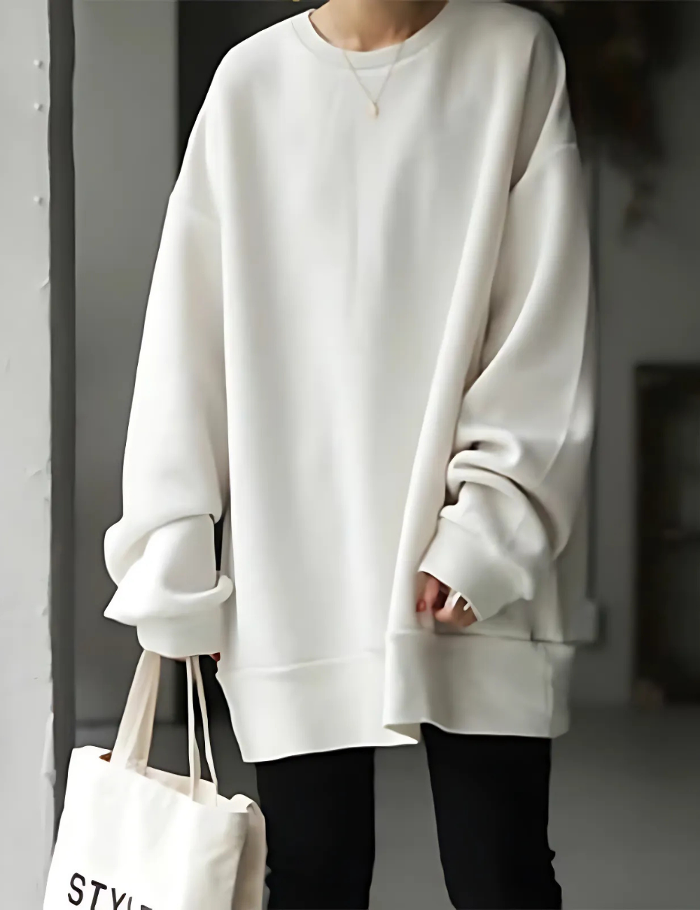 Women’s Sweatshirt – Oversized Fit – Cotton Feel – Crew Neck – Tunic Length – Long Sleeves