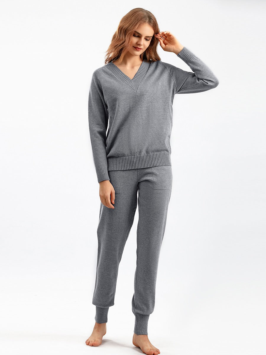 Women’s Two-Piece Knit Set – V-Neck Sweater – Relaxed Fit – Drawstring Joggers