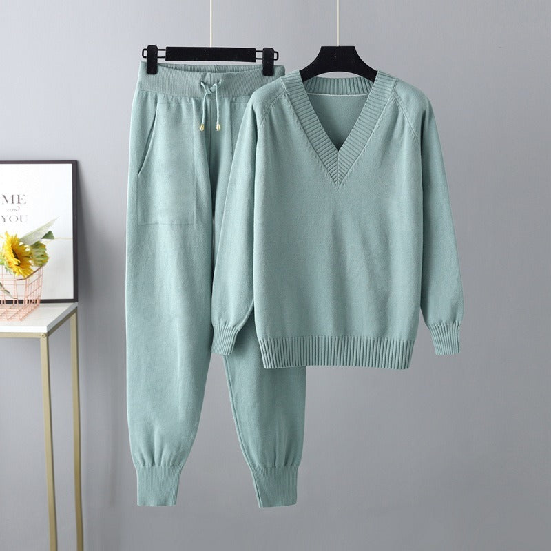 Women’s Two-Piece Set – Knit V-Neck Pullover Sweater – Ribbed Harem Joggers – Relaxed Fit