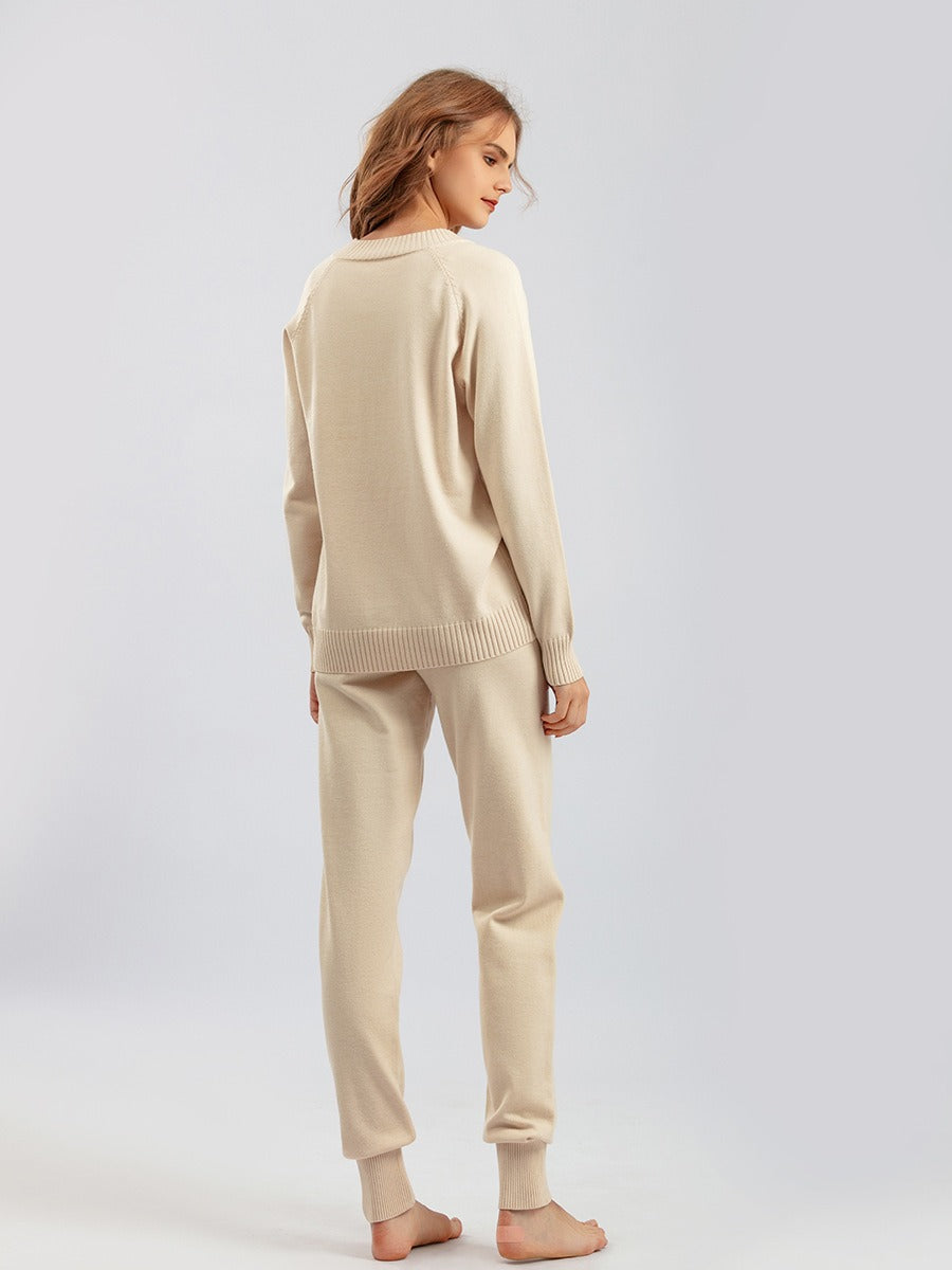 Women’s Two-Piece Set – Knit V-Neck Pullover Sweater – Ribbed Harem Joggers – Relaxed Fit