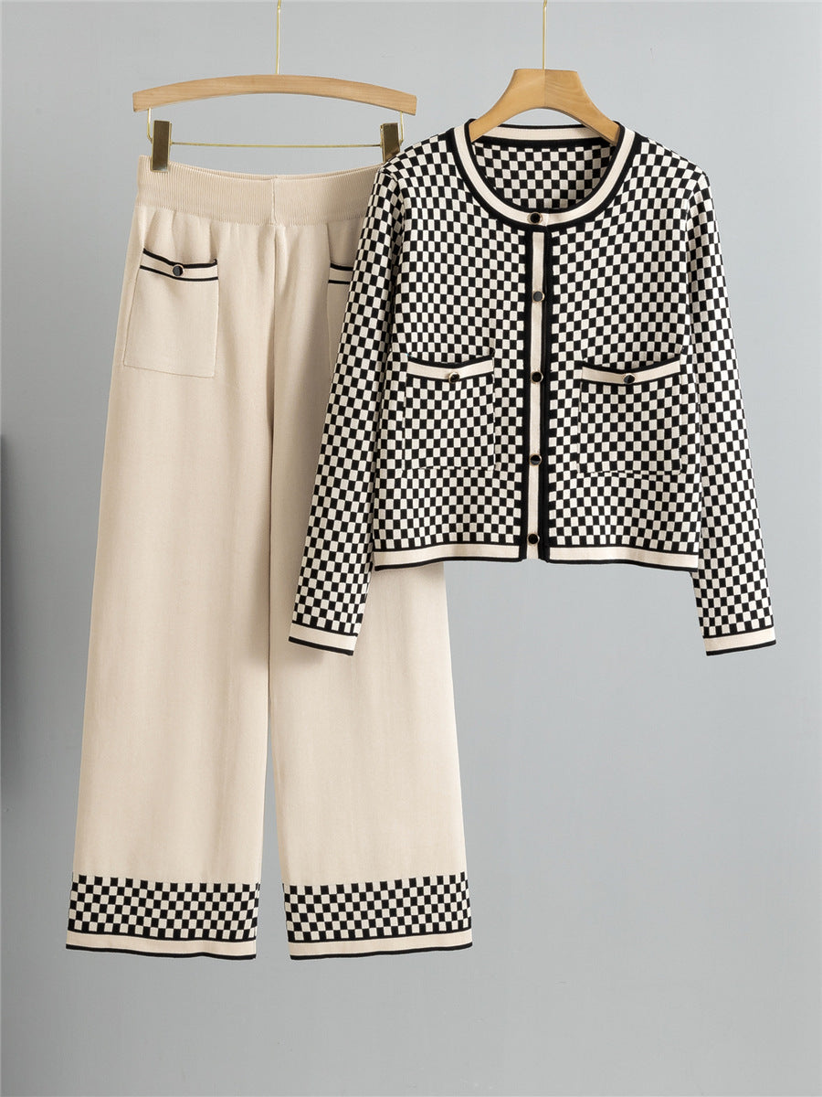 Women’s Two-Piece Suit – Knitted Cardigan with Button Front – High-Waisted Wide-Leg Trousers