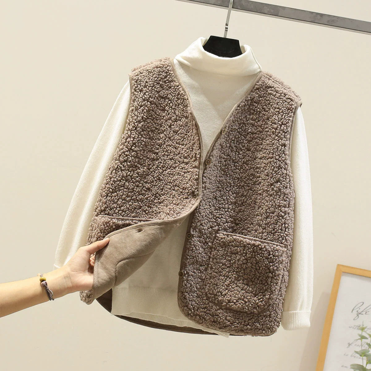 Women’s Vest – Relaxed Fit – Plush Sherpa Texture – V-Neck – Button Front – Patch Pockets