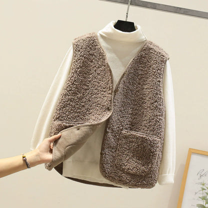 Women’s Vest – Relaxed Fit – Plush Sherpa Texture – V-Neck – Button Front – Patch Pockets
